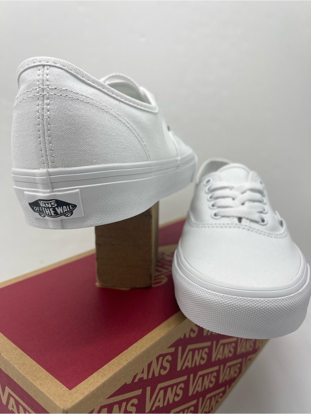 Vans WMNS Authentic True White
VN000EE3W00 Sneakers
Low-Top Canvas - Picture 7 of 16